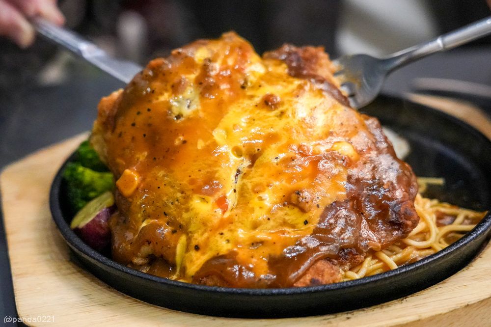 桃園中壢｜300° STEAK青埔店．人氣排隊牛排重新開幕，玉米濃湯飲料霜淇淋無限供應！ @Panda&#039;s paradise