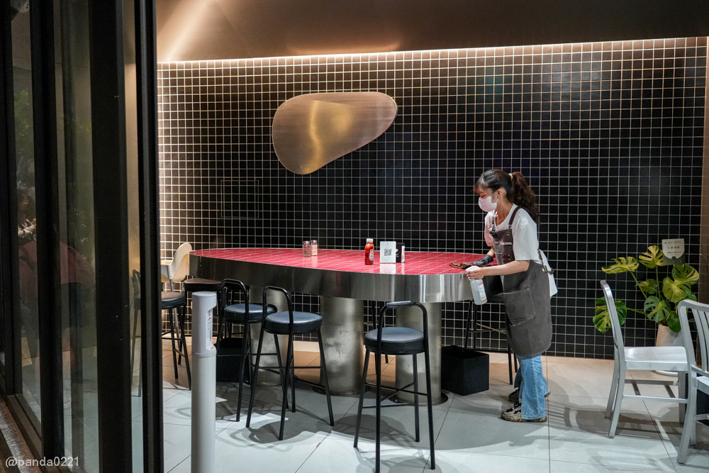 桃園中壢｜300° STEAK青埔店．人氣排隊牛排重新開幕，玉米濃湯飲料霜淇淋無限供應！ @Panda&#039;s paradise