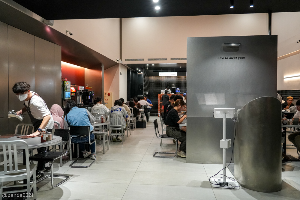 桃園中壢｜300° STEAK青埔店．人氣排隊牛排重新開幕，玉米濃湯飲料霜淇淋無限供應！ @Panda&#039;s paradise