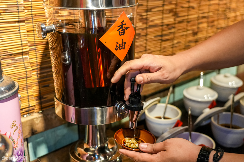 桃園楊梅｜薑太宮市井小火鍋(楊梅店)．288元起爽吃臉盆煙囪鍋，全台獨家火鍋雞也太狂！ @Panda&#039;s paradise