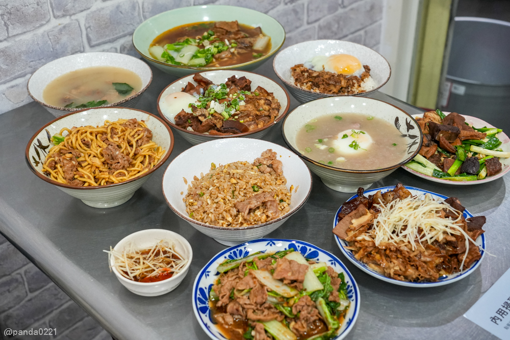 桃園｜台南牛饕溫體牛肉湯(桃園店)，牛肉湯、肉燥飯、牛雜熱炒通通吃得到 @Panda&#039;s paradise