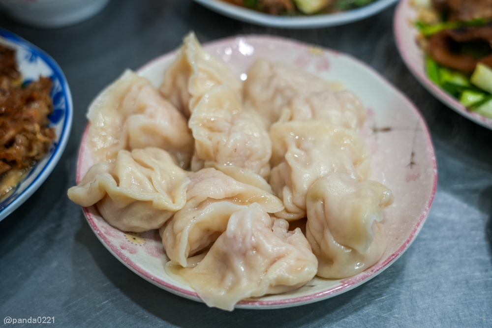 桃園｜台南牛饕溫體牛肉湯(桃園店)，牛肉湯、肉燥飯、牛雜熱炒通通吃得到 @Panda&#039;s paradise