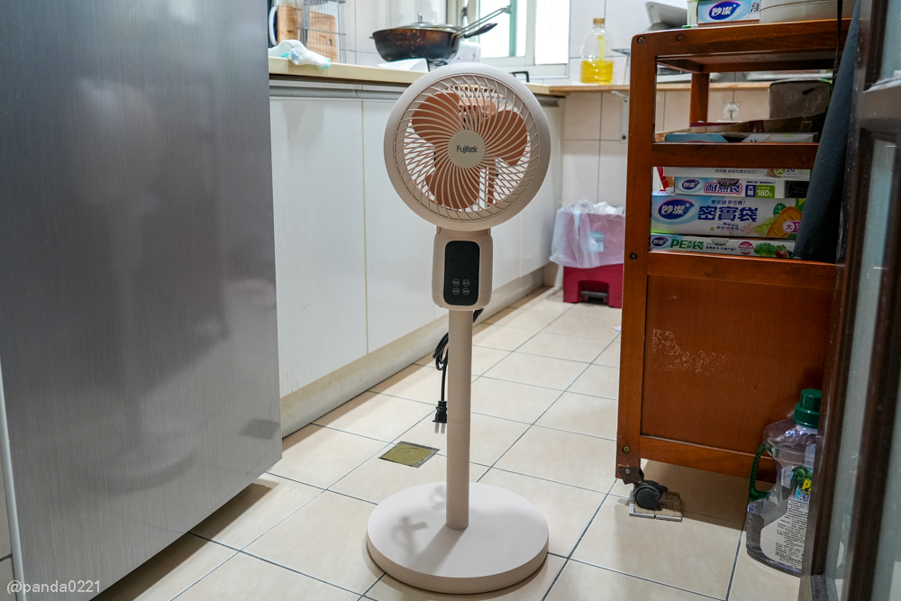 電風扇開箱｜Fujitek富士電通語音遙控循環扇．360度擺頭設計，夏日省電涼感推薦！ @Panda&#039;s paradise