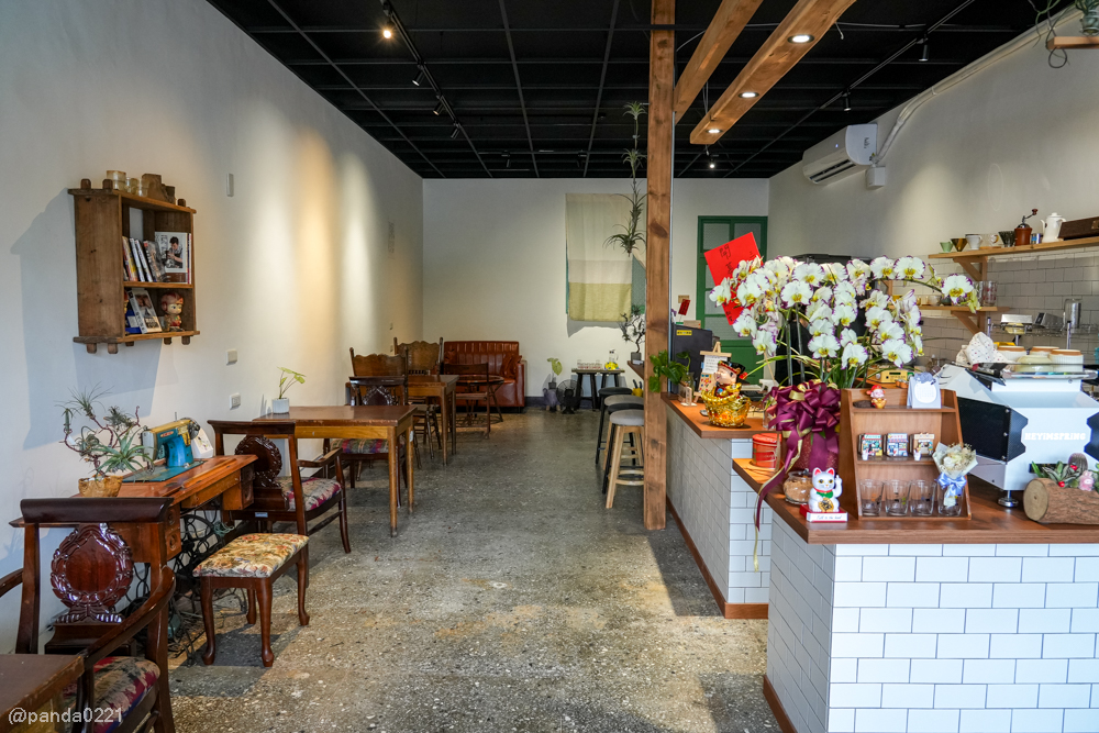 桃園中壢｜三春家café．中壢新開幕復古風咖啡廳，寵物友善還有酸種麵包！ @Panda&#039;s paradise