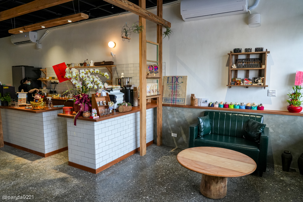 桃園中壢｜三春家café．中壢新開幕復古風咖啡廳，寵物友善還有酸種麵包！ @Panda&#039;s paradise