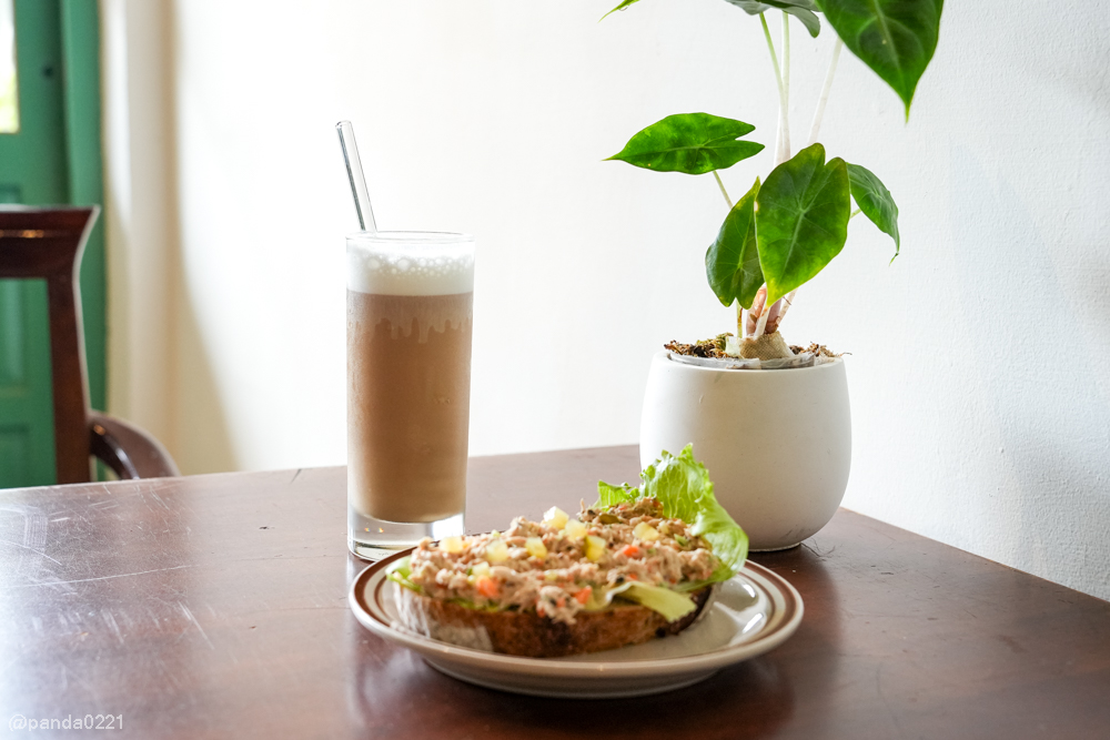 桃園中壢｜三春家café．中壢新開幕復古風咖啡廳，寵物友善還有酸種麵包！ @Panda&#039;s paradise