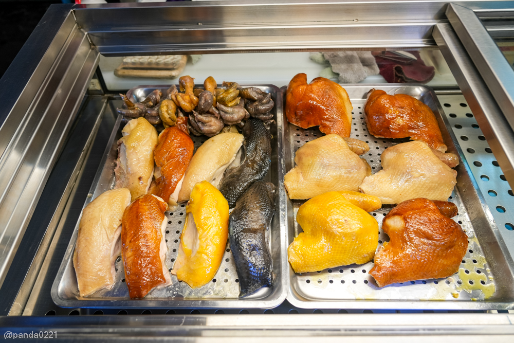 桃園中壢｜雞霸分-甘蔗雞、鹹水雞(內壢店)．內壢市場超人氣雞肉，半隻整隻想吃就買！ @Panda&#039;s paradise