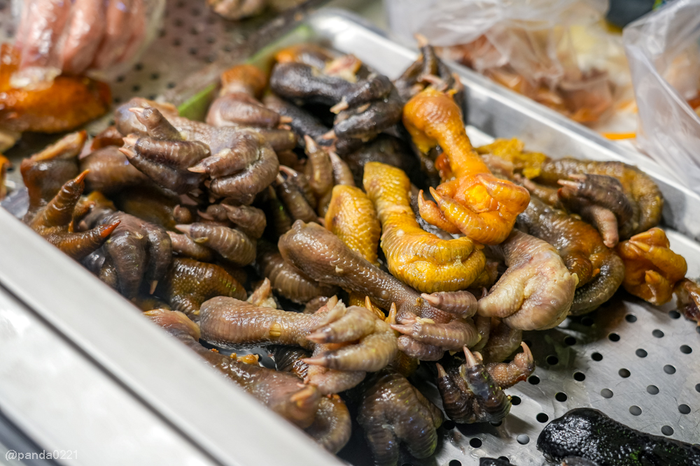 桃園中壢｜雞霸分-甘蔗雞、鹹水雞(內壢店)．內壢市場超人氣雞肉，半隻整隻想吃就買！ @Panda&#039;s paradise
