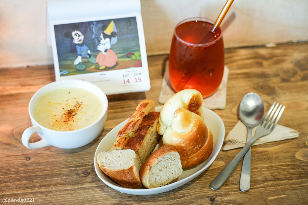 桃園中壢｜海王星bakery二店．興國市場旁麵包咖啡廳推薦！ @Panda&#039;s paradise