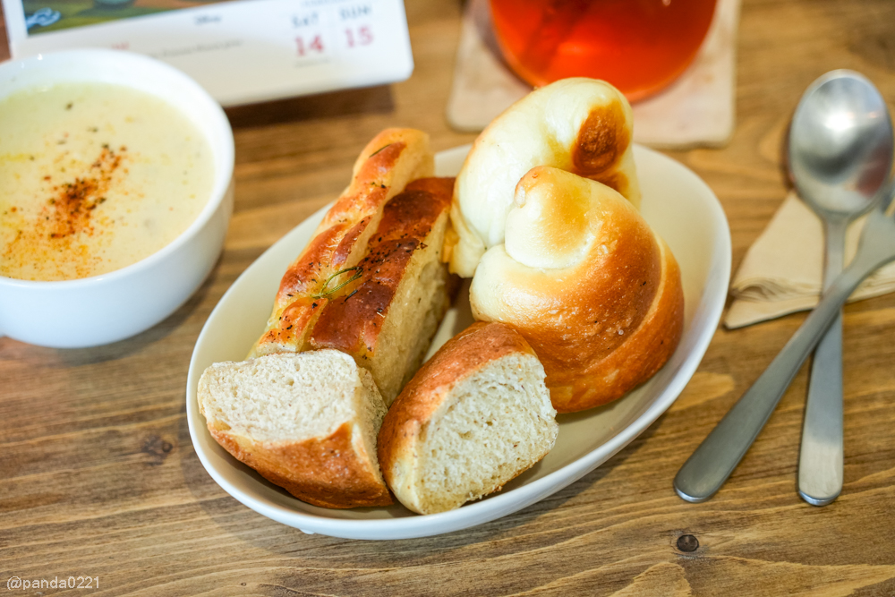 桃園中壢｜海王星bakery二店．興國市場旁麵包咖啡廳推薦！ @Panda&#039;s paradise