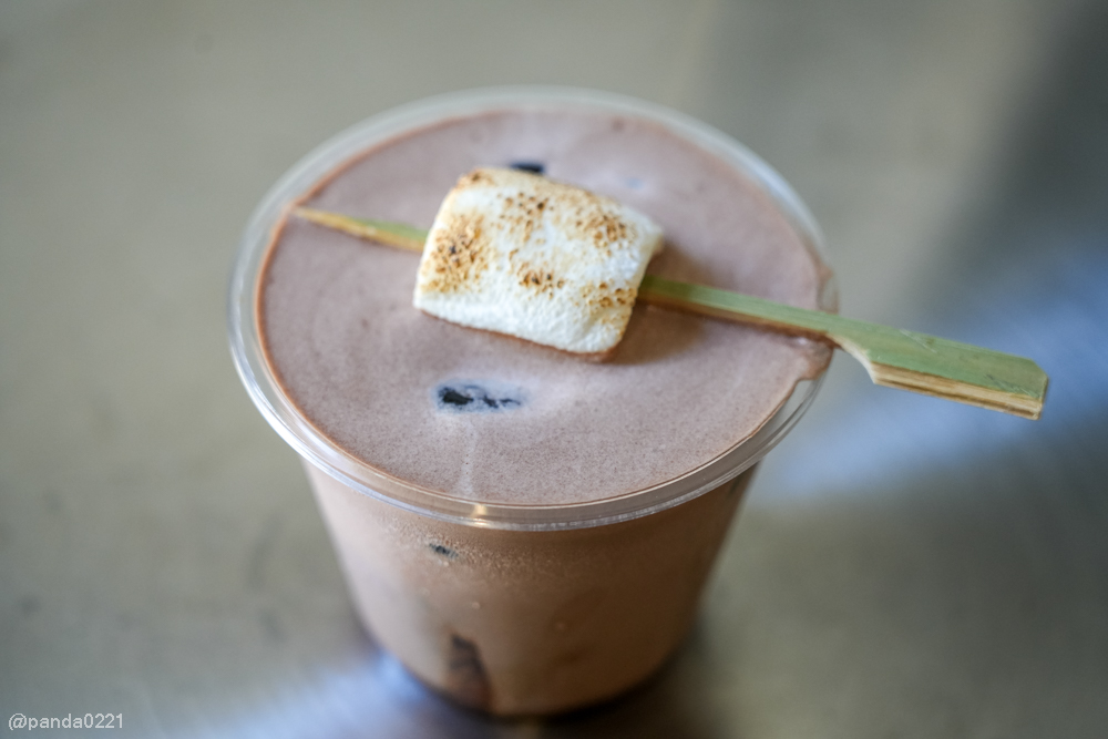 桃園中壢｜FOCUS ON FLAVOR 2．黑色巨手地標的中原隱藏版工業風咖啡廳 @Panda&#039;s paradise