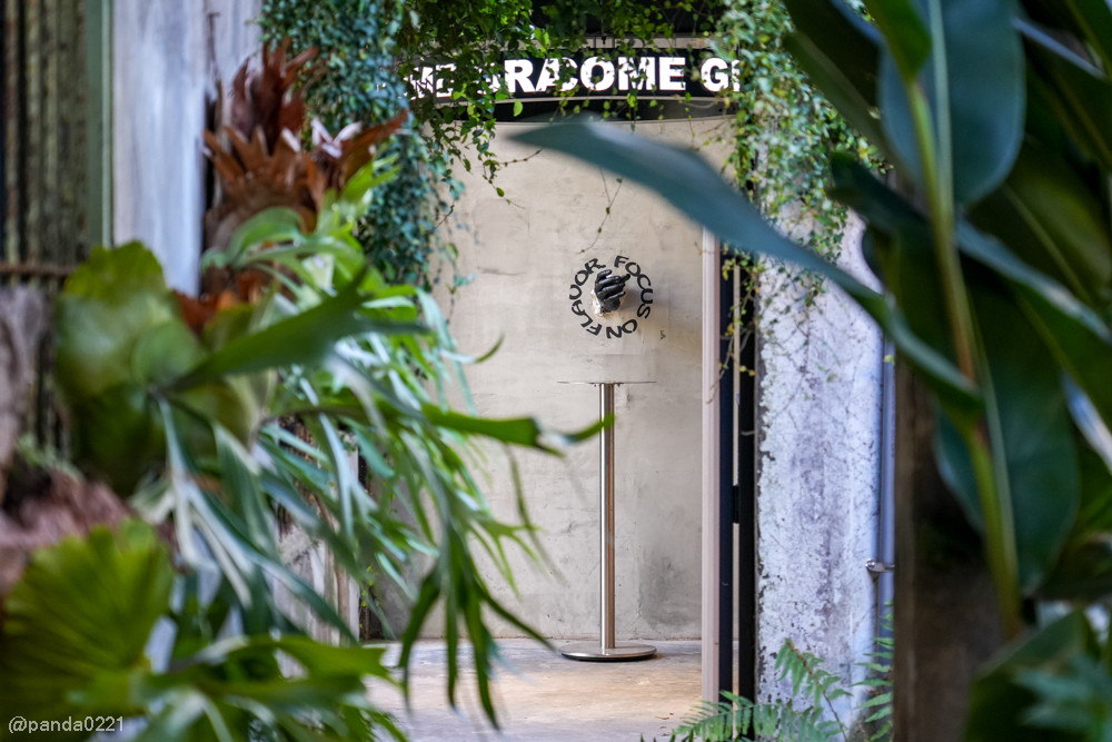 桃園中壢｜FOCUS ON FLAVOR 2．黑色巨手地標的中原隱藏版工業風咖啡廳 @Panda&#039;s paradise