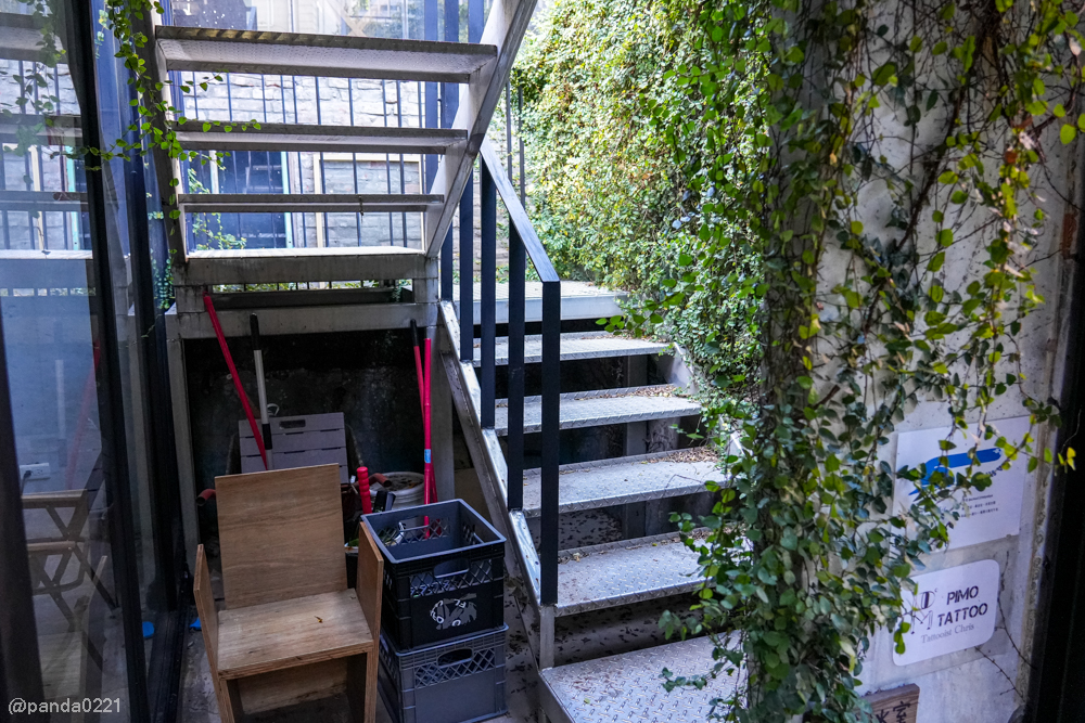 桃園中壢｜FOCUS ON FLAVOR 2．黑色巨手地標的中原隱藏版工業風咖啡廳 @Panda&#039;s paradise