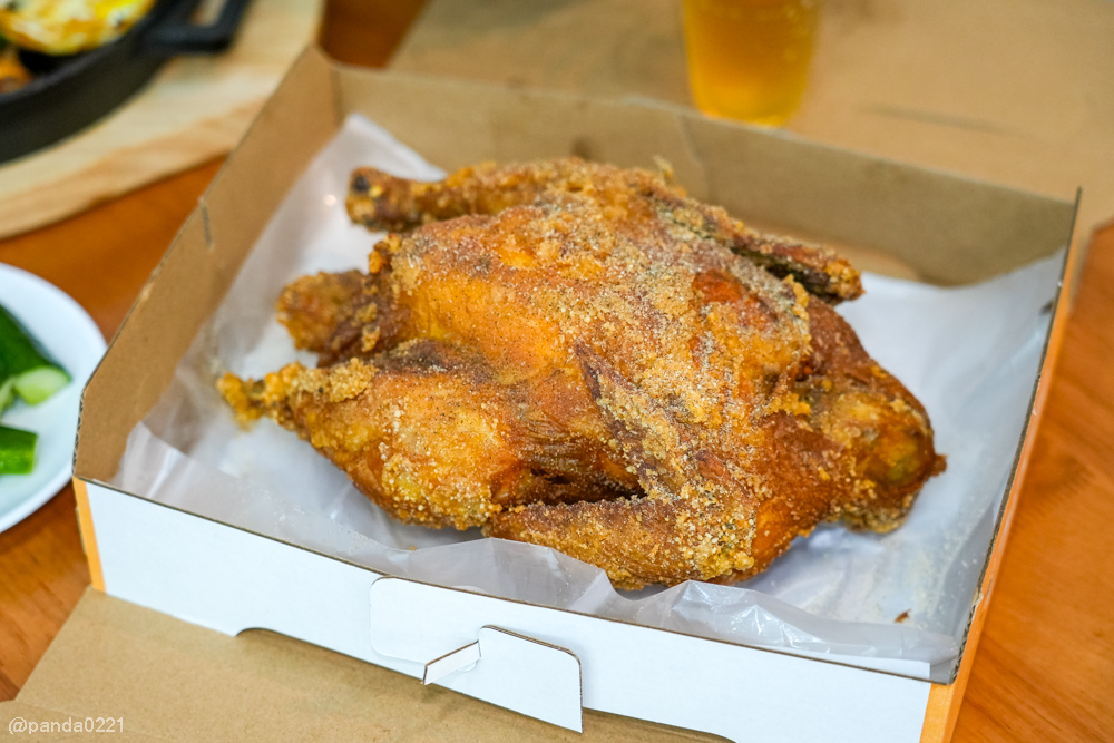 桃園｜金小蔥雞湯米粉．整隻土雞上桌，30隻鹿野土雞慢熬湯底，海鮮米粉澎派，還有超人氣隱藏版炸全雞！ @Panda&#039;s paradise