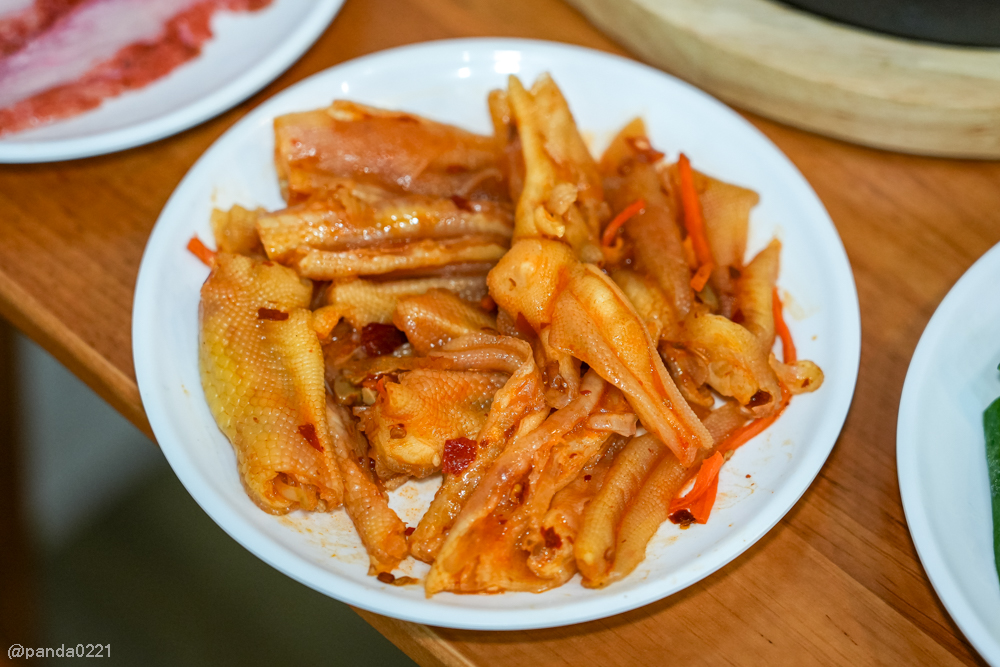 桃園｜金小蔥雞湯米粉．整隻土雞上桌，30隻鹿野土雞慢熬湯底，海鮮米粉澎派，還有超人氣隱藏版炸全雞！ @Panda&#039;s paradise