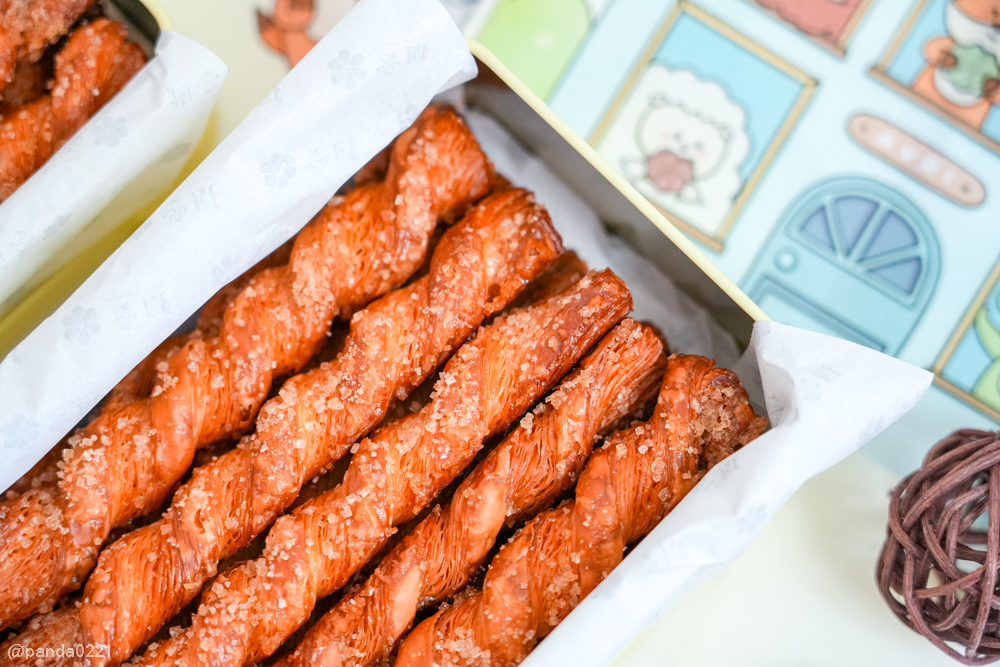 桃園中壢｜愛威鐵盒餅乾華泰快閃櫃．聖誕限定鐵盒與新品千層丹麥棒登場！ @Panda&#039;s paradise