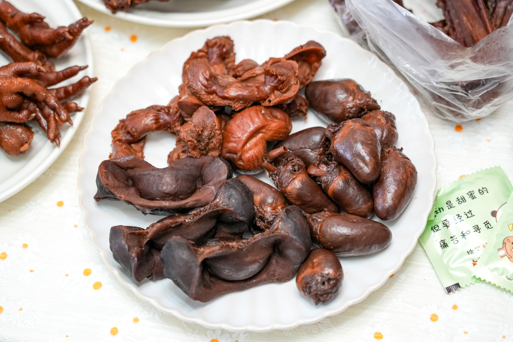 桃園龜山｜陸光眷村老滷，老中醫秘方每日現滷，雞腳鴨翅鴨舌超誘人！ @Panda's paradise