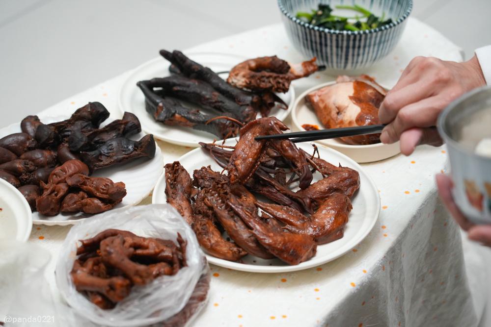 桃園龜山｜陸光眷村老滷，老中醫秘方每日現滷，雞腳鴨翅鴨舌超誘人！ @Panda's paradise