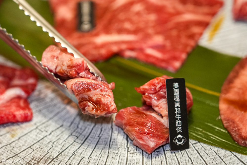 桃園中壢｜Oh ! Yaki 精緻燒肉吃到飽-中壢店．599元起吃到A5和牛、近百種食材無限爽吃！ @Panda's paradise