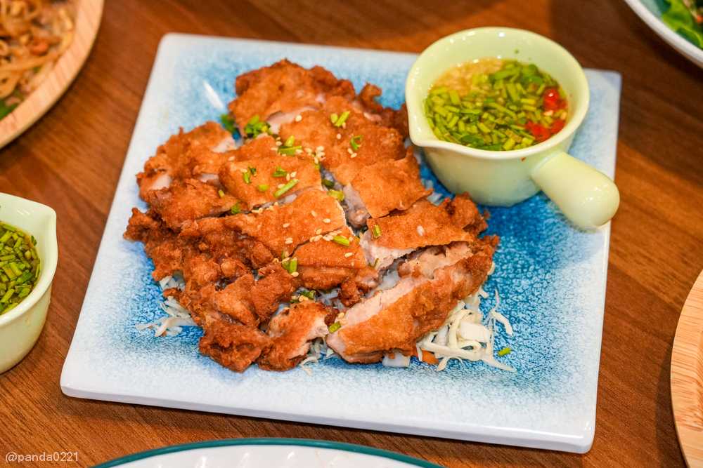 桃園｜泰樂絲Taylors 泰式料理．景福宮附近平價泰式餐廳，雙層用餐空間聚餐也適合！ @Panda's paradise