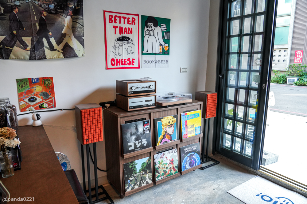 桃園中壢｜Sunny Coffee．咖啡&times;黑膠&times;老車復古咖啡館，藏在巷弄裡的質感小店 @Panda's paradise