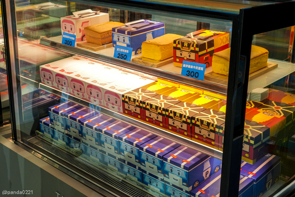 桃園蘆竹｜蔚旭WESH 古早味蛋糕．台茂快閃登場！波力聯名蛋糕與招牌巧克力必吃～ @Panda's paradise