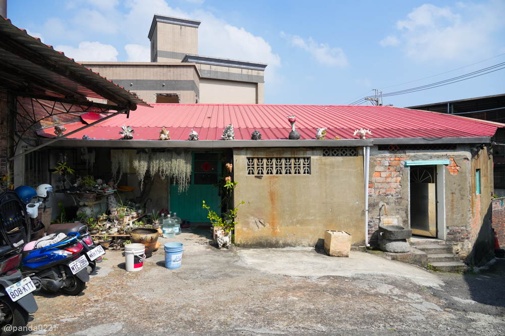 新北鶯歌｜夥房．鐵道旁的百年紅磚老宅，預約制下午茶體驗！ @Panda's paradise