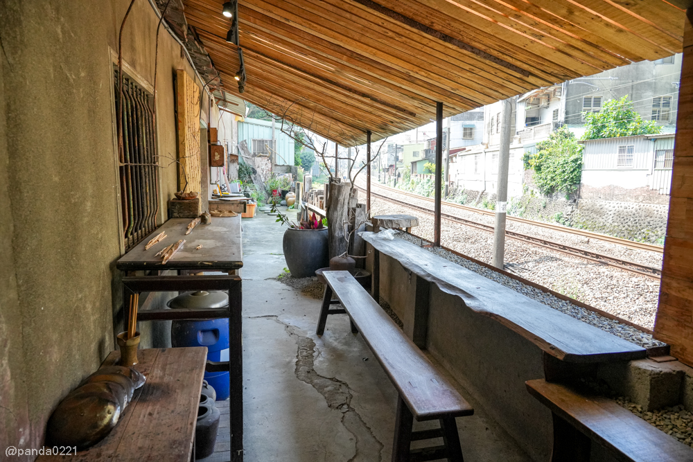 新北鶯歌｜夥房．鐵道旁的百年紅磚老宅，預約制下午茶體驗！ @Panda's paradise
