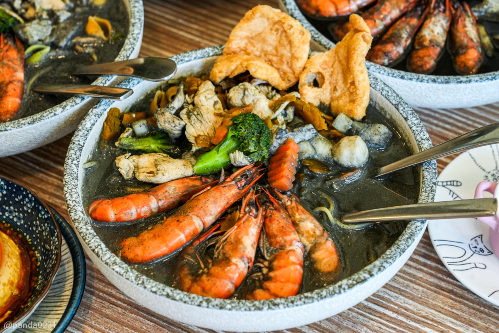 桃園｜義匠義式湯麵-桃園南平店．從紅白青到墨魚汁，義式湯麵的多重風味！ @Panda's paradise