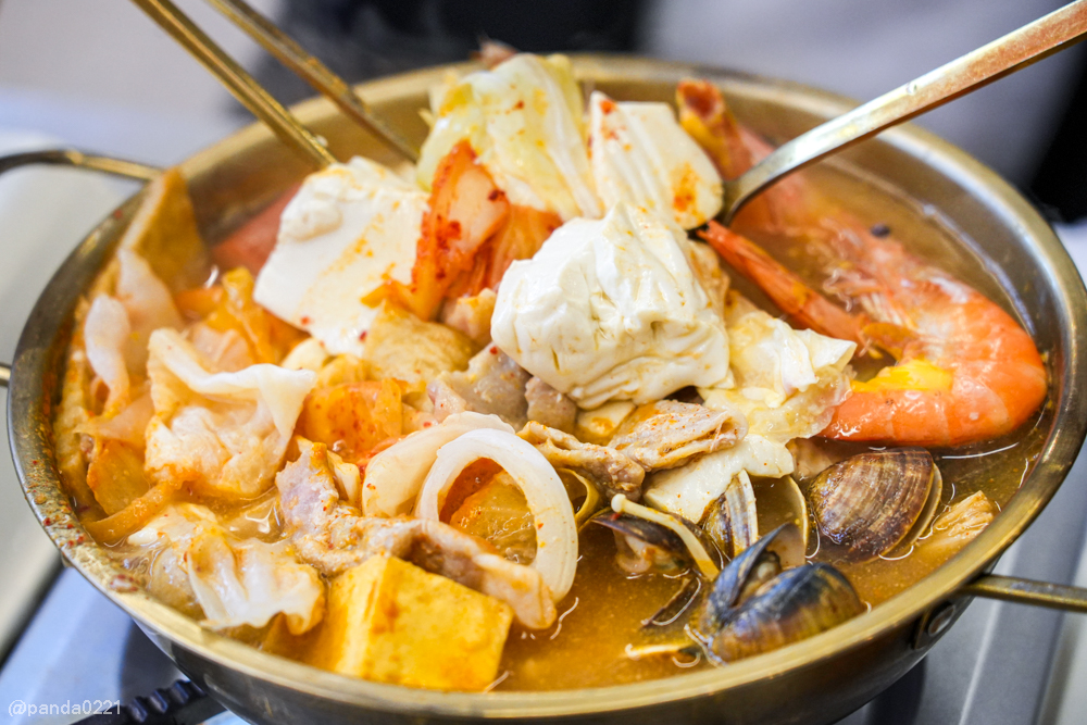 桃園平鎮｜韓奶奶-韓式豆腐鍋物(平鎮代表店)．185元起吃到飽自助吧、不收服務費，高CP值聚餐首選！ @Panda's paradise