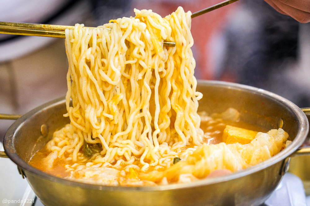 桃園平鎮｜韓奶奶-韓式豆腐鍋物(平鎮代表店)．185元起吃到飽自助吧、不收服務費，高CP值聚餐首選！ @Panda's paradise