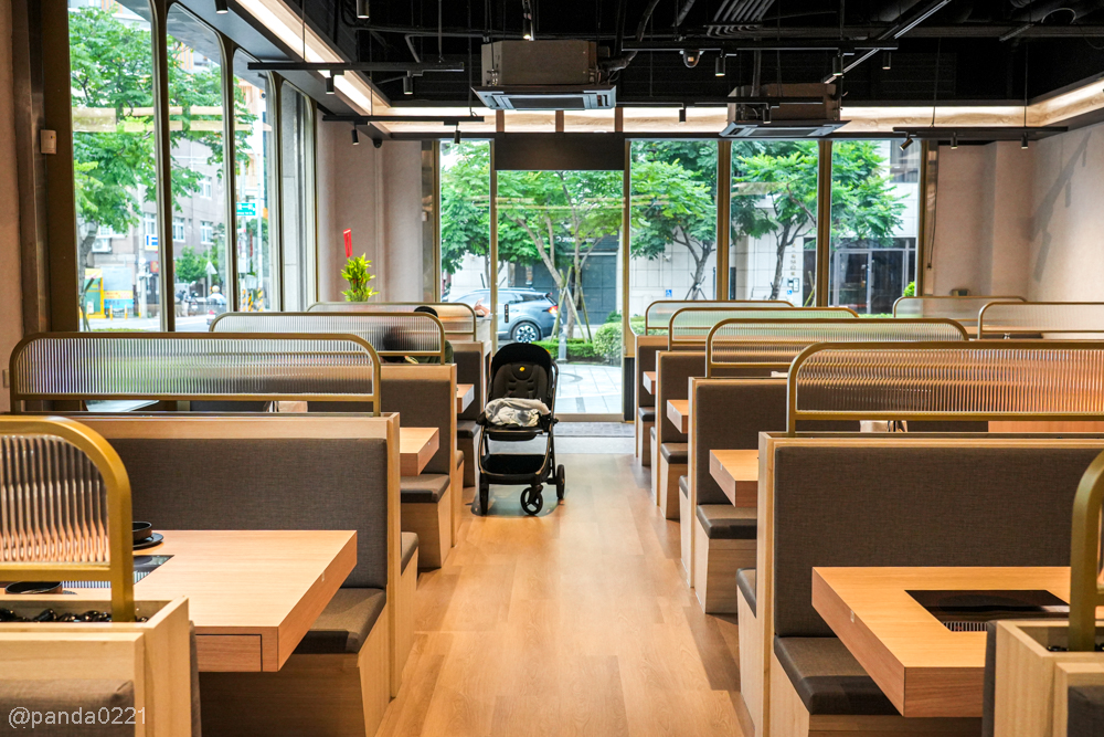 桃園｜武鶴mini輕奢鍋物-中路店．無點餐限制、無CD時間！頂級和牛與澎湃海鮮無限爽吃，肉肉控的天堂！ @Panda's paradise