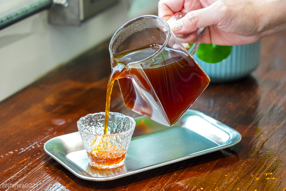 桃園楊梅｜獵焰咖啡 Hunter Kaffe．楊梅高中旁質感輕工業風咖啡廳！維也納烘焙職人手作咖啡與美味甜點 @Panda's paradise