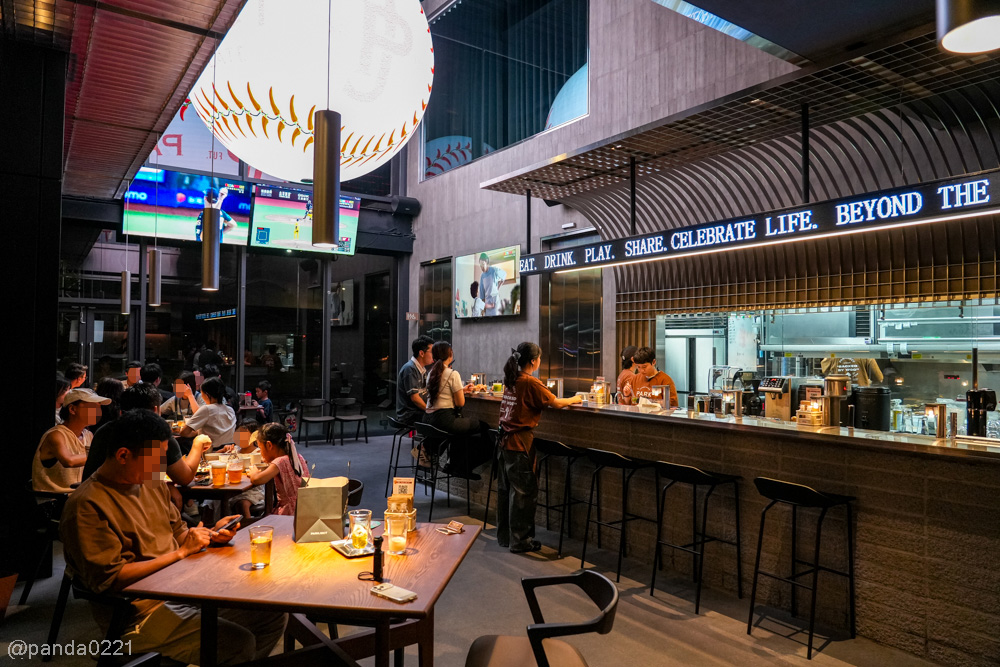桃園中壢｜PARKJECT．樂天桃園棒球場旁的複合式空間，早午餐、餐酒館、KTV一次玩 @Panda's paradise