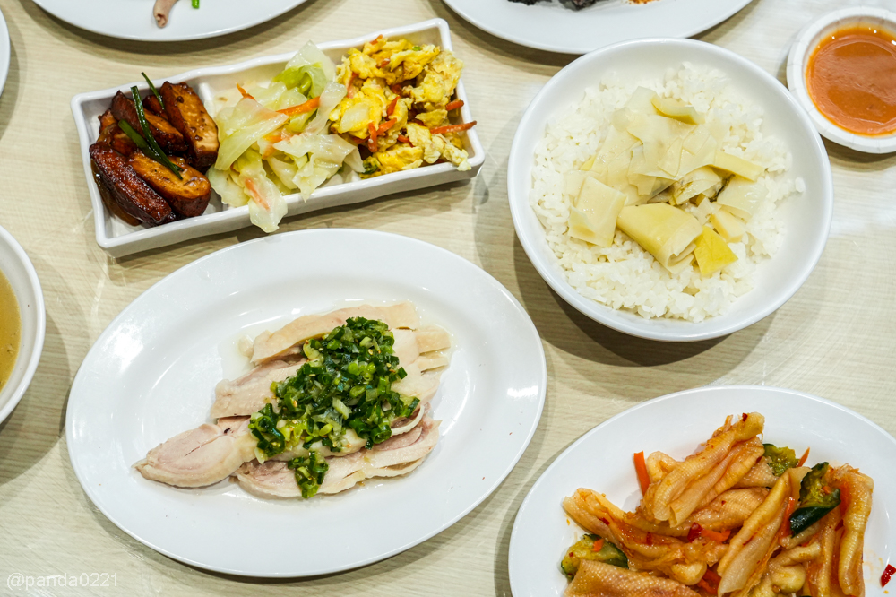 桃園中壢｜豪爽鴨鴨肉專賣店-內壢店．內壢鴨肉飯、蔥油雞便當推薦，內用還有鴨骨湯喝到飽！ @Panda's paradise