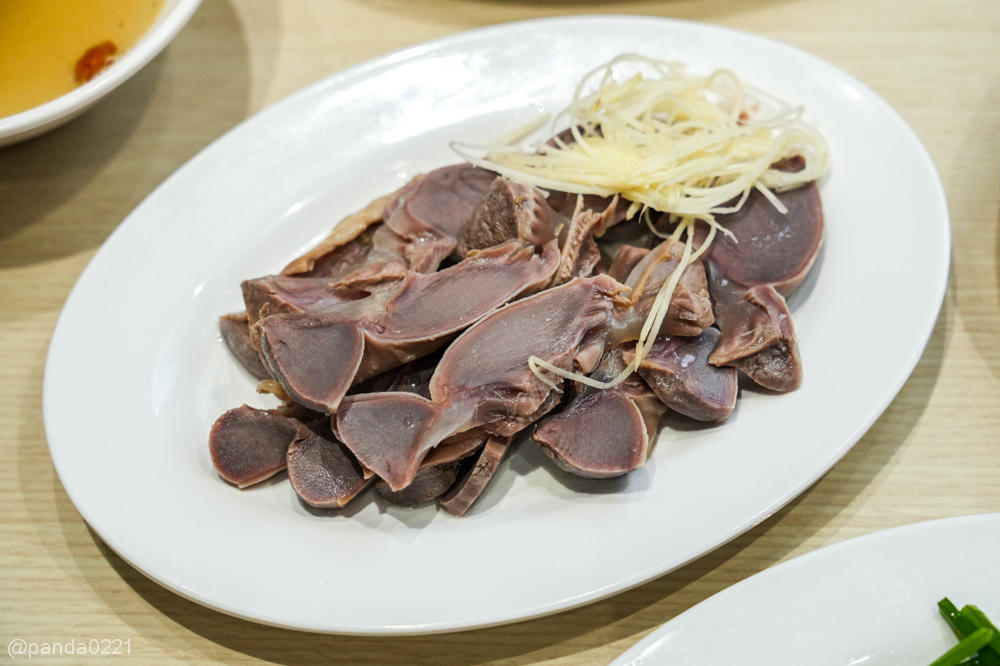 桃園中壢｜豪爽鴨鴨肉專賣店-內壢店．內壢鴨肉飯、蔥油雞便當推薦，內用還有鴨骨湯喝到飽！ @Panda's paradise