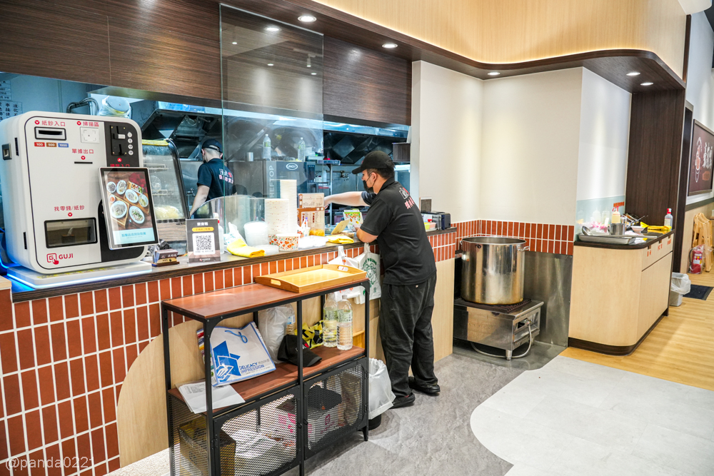 桃園中壢｜豪爽鴨鴨肉專賣店-內壢店．內壢鴨肉飯、蔥油雞便當推薦，內用還有鴨骨湯喝到飽！ @Panda's paradise