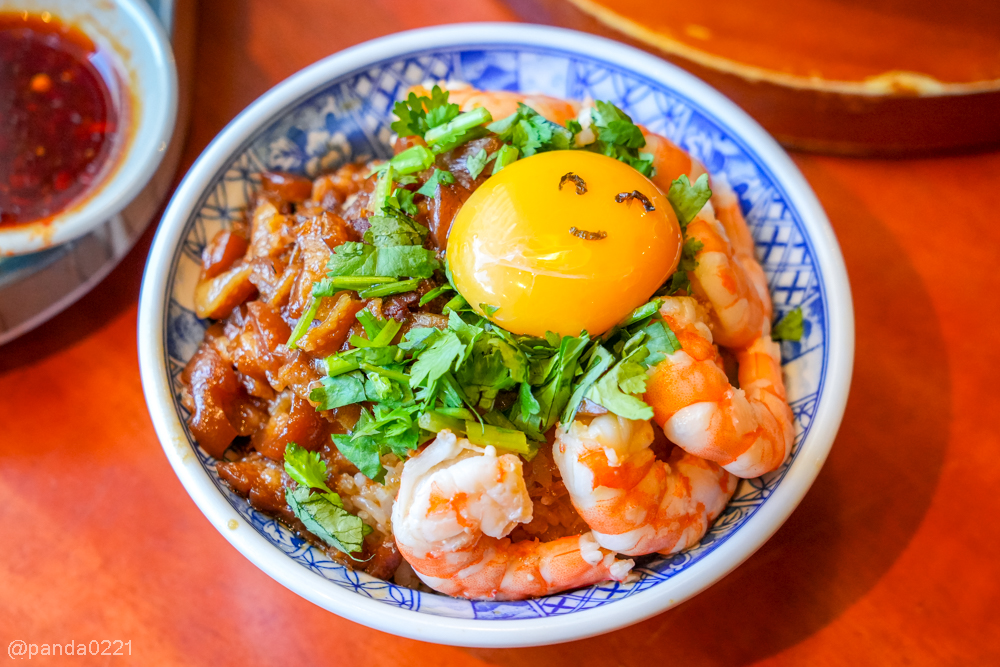 桃園平鎮｜辛梅阿嬤的味道．食尚玩家激推！復古文青風懷舊小吃，必點爆紅蝦滷飯、隨緣雞與濃郁雞湯～ @Panda's paradise