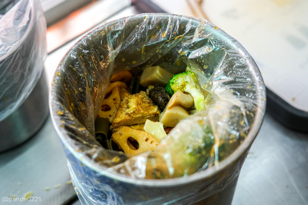 桃園八德｜追蕾醬香黑鴨桃鶯店．堅持無醬油古法滷製，現撈現滷黑鴨、鴨翅、鴨脆腸都有！ @Panda's paradise