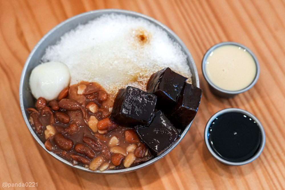 桃園｜上日十先生．外觀像咖啡廳，裡面竟然賣古早味豬油拌飯！還有手工豆花與黑糖清冰～ @Panda's paradise