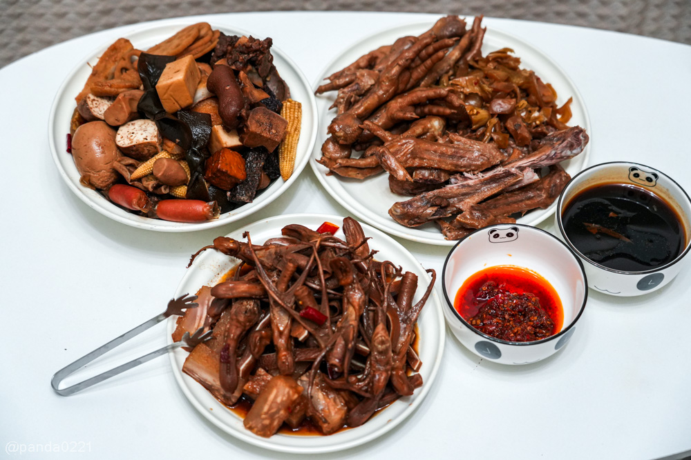 桃園八德｜下坑&middot;椒麻滷味-八德大湳店．椒麻香冷滷味越吃越涮嘴，雞爪、鴨翅、鴨舌、脆腸都有！ @Panda's paradise